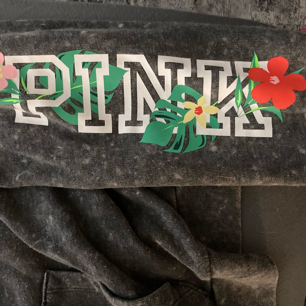 Pink vs jacket - Picture 2 of 3